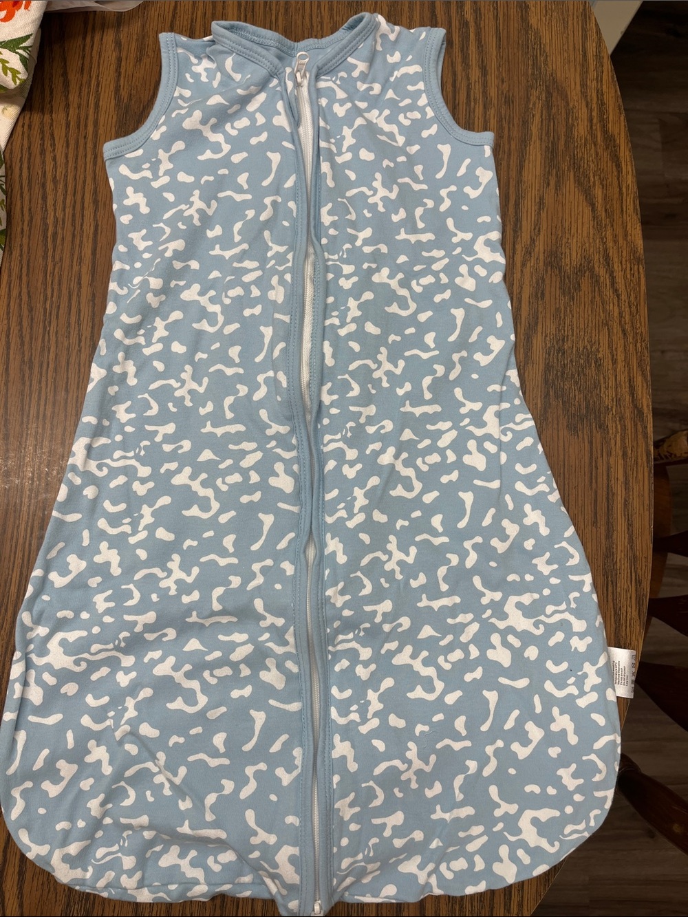 OOFOS Blue and White Sleeveless Zip-Front Sleep Sack